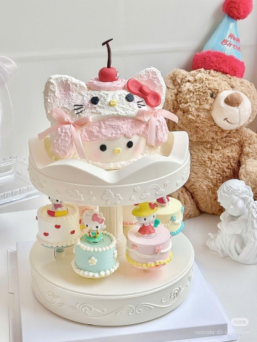 Bàn xoay cupcake trụ giữa có nhạc (2 tầng).