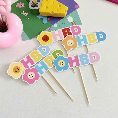 70 bảng giấy SX - HPBD sắc màu gắn hoa.