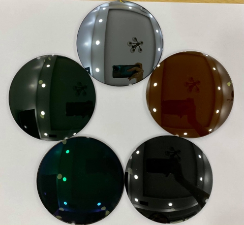 Tròng kính Hoga 1.61 cận màu, phân cực