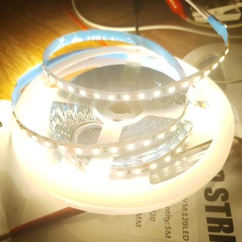 Cuộn led dán nội thất điện 12V120D 2835