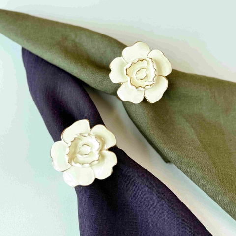 Ring hoa hồng trắng