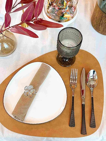 Set tiệc Xuân nâu