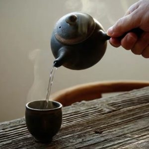 Ấm trà nâu cổ 1 quai