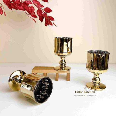 Ly thuỷ tinh gân vàng