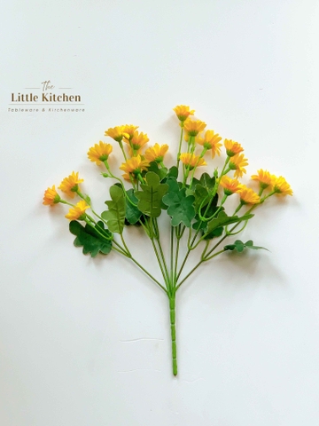 Cành hoa cúc vàng