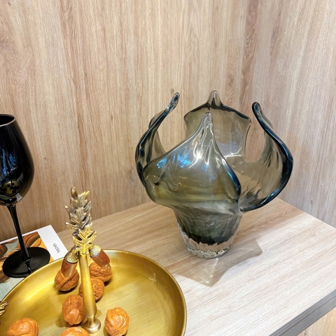 Bình thuỷ tinh ghi nụ hoa