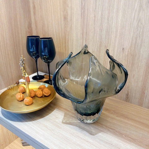 Bình thuỷ tinh ghi nụ hoa