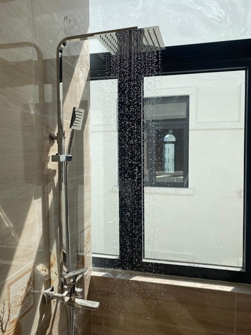 VÒI SEN VUÔNG TẮM ĐỨNG VUÔNG INOX 304 SÁNG BÓNG mã SC07