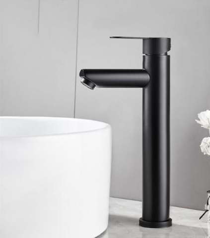 Vòi Lavabo Nóng Lạnh Inox Sơn Tĩnh Điện Đen Cao 30cm LANKA LBNL02