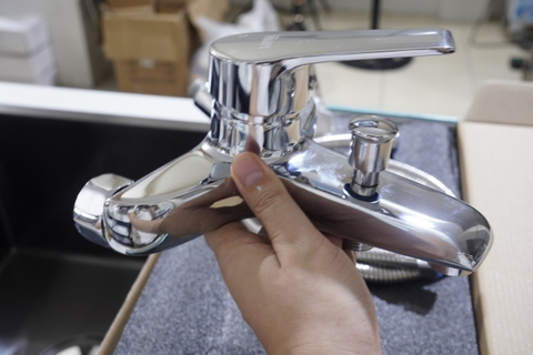 Vòi sen tắm nóng lạnh đồng thau sáng bóng Lanka mã CS07