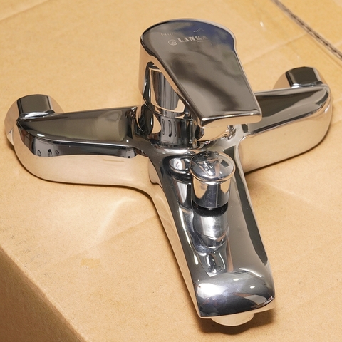 Vòi sen tắm nóng lạnh đồng thau sáng bóng Lanka mã CS07