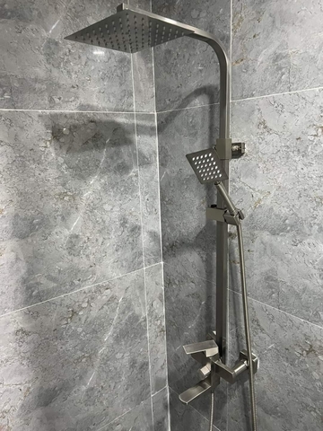 SEN CÂY TẮM ĐỨNG VUÔNG NÓNG LẠNH INOX 304 MỜ mã SC04 LANKA