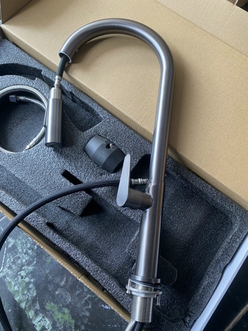 Vòi rửa chén lạnh dây rút Inox 304 sơn tỉnh điện màu xám LANKA