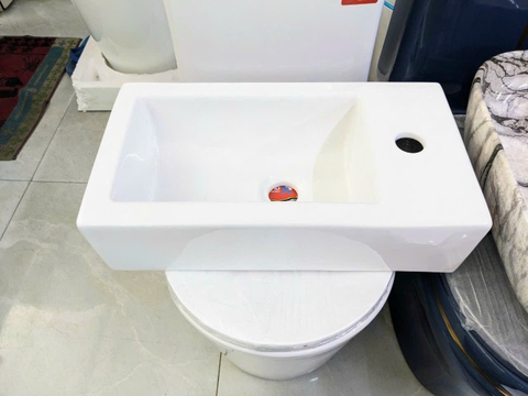 Chậu Lavabo Treo Tường kích thước nhỏ gọn ( có thể gắn góc tường bên phải )