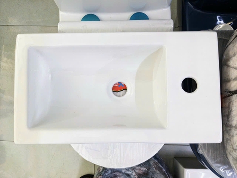 Chậu Lavabo Treo Tường kích thước nhỏ gọn ( có thể gắn góc tường bên phải )