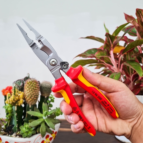 Kìm Lắp Điện 6 Chức Năng Knipex 13 96 200 Cách Điện 1000 Volt