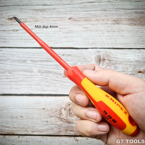 Tua Vít Knipex 98 20 40 Mũi Dẹp 4.0mm Cách Điện 1000 Volt