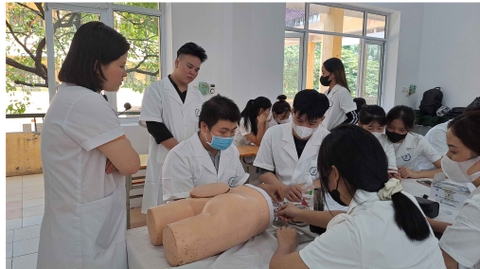 Cơ Hội Vàng Trong Ngành Y Sĩ Đa Khoa: Đừng Bỏ Lỡ!