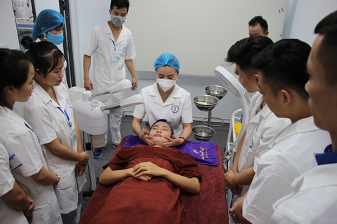 Tại sao nên học Trung cấp Dịch vụ thẩm mỹ tại Trường Y khoa Việt Nam?