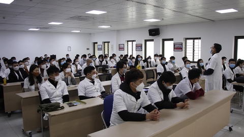 Học chứng chỉ ngắn hạn Kỹ thuật viên kính thuốc tại Trường Y khoa Việt Nam có tốt không?