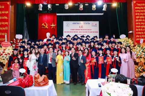 TRƯỜNG TC Y KHOA VIỆT NAM - CHÀO MỪNG NGÀY NHÀ GIÁO VIỆT NAM 20/11 - VÀ LỄ TRAO BẰNG TỐT NGHIỆP KHỐI NGÀNH SỨC KHỎE – HỢP TÁC CÙNG VIỆN DƯỠNG LÃO DIÊN HỒNG & VŨ GIA DENTAL LAB