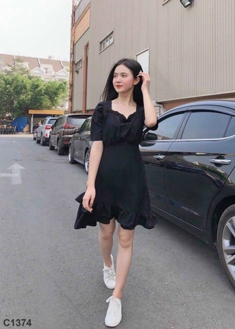 Đầm cổ bèo đen C1374