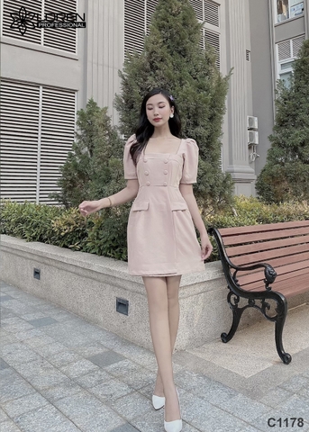 Đầm cổ vuông nút bọc hồng C1178