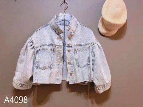 Áo khoác jean tua xanh A4098