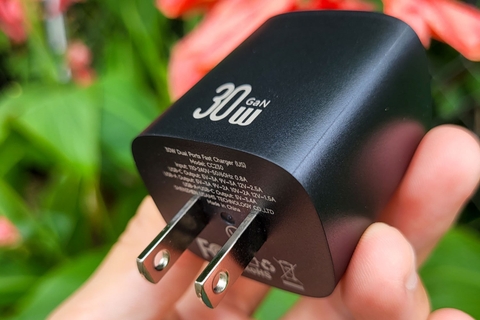 Sạc nhanh 30W với củ sạc USAMS CC229, màn hình hiển thị