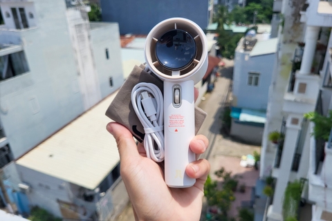 Trên tay quạt mini turbo cầm tay Jisulife FA53 100 mức gió