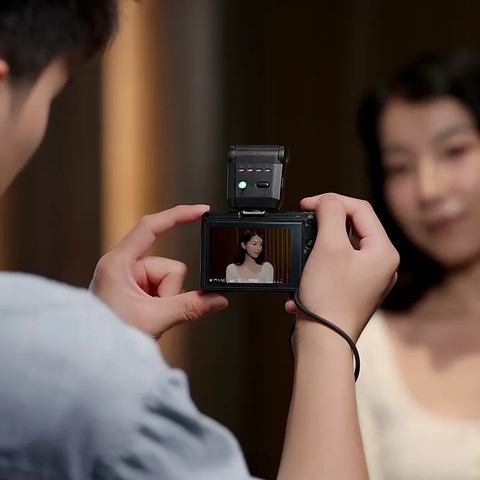Đèn flash máy ảnh Ulanzi SL03 Spark Lite