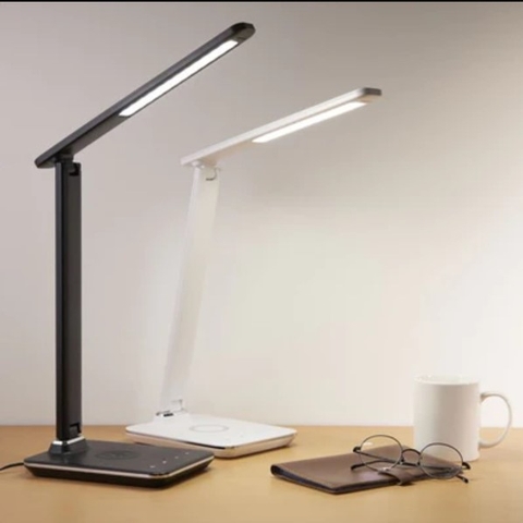 Đèn Led để bàn hỗ trợ sạc không dây MotoM GST006