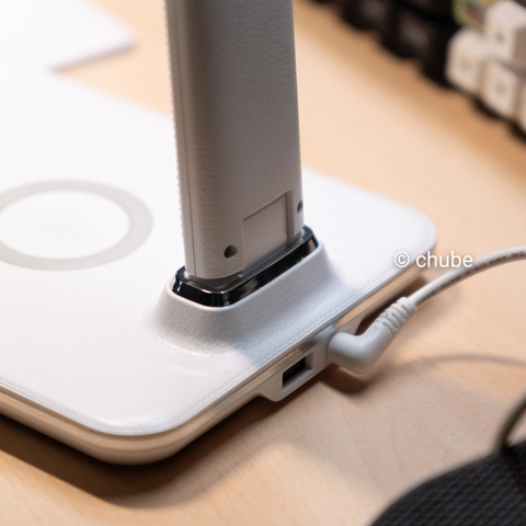 Mua den-led-de-ban-ho-tro-sac-khong-day-motom-gst006 chính hãng tại chube.vn