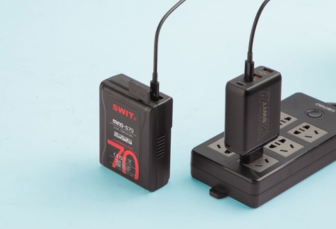 pin-pocket-nho-bo-tui-v-mount-swit-mino-s70-70wh-14-4v
