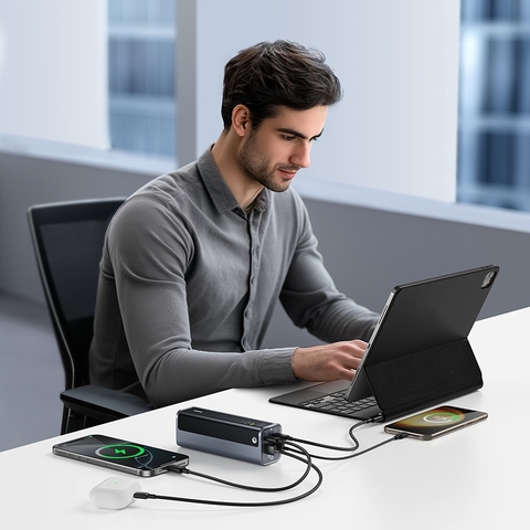 Pin dự phòng Baseus EnerGeek GP12 có màn hình 20800mAh 145W