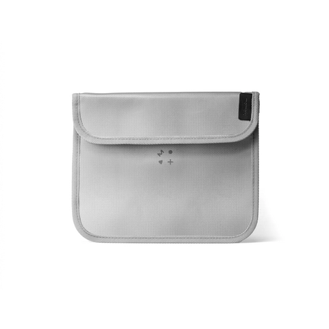 Mua tui-bao-ve-momax-1-world-airliner-fire-proof-bag tại chube, chính hãng, giá tốt
