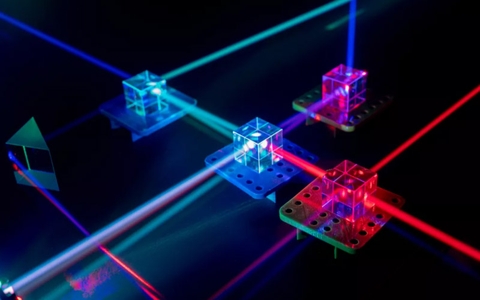 GIÁ NGUYÊN LIỆU CHIP CÓ NGUY CƠ TĂNG GẤP 6 LẦN NẾU XUNG ĐỘT GIỮA NGA - UKRAINE NỔ RA