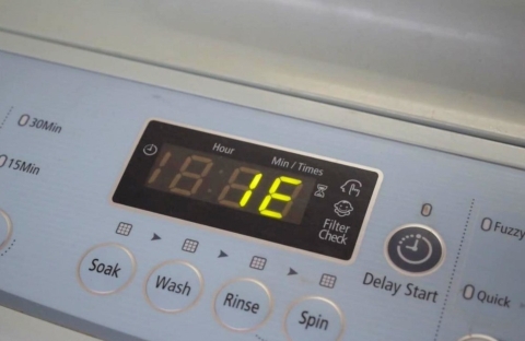 Lỗi 1E và 0E: Nước Chảy Tràn Trên Máy Giặt Samsung - Nguyên Nhân và Cách Khắc Phục