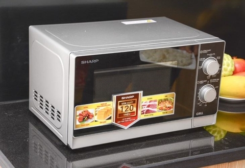 Có nên dùng lò vi sóng kết hợp nướng hay không ?
