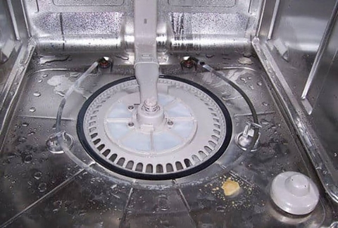 Nguyên nhân máy rửa bát bị đọng nước và cách khắc phục !