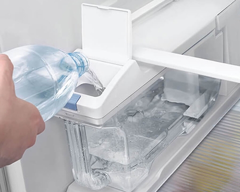 Tủ Lạnh Hitachi Không Bơm Nước Làm Đá? Nguyên Nhân và Cách Khắc Phục