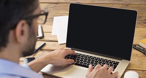 Laptop không lên màn hình nhưng vẫn có tiếng – Nguyên nhân và cách xử lý