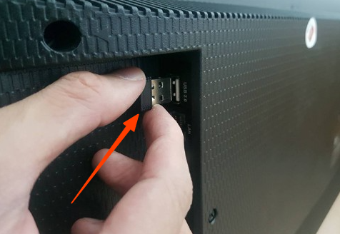 Cách kết nối chuột không dây với Google Tivi TCL lướt phim đọc báo nhanh mượt