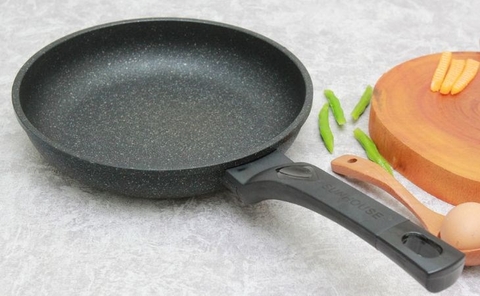 Cách sử dụng và bảo quản chảo đá mới mua bạn nên biết.