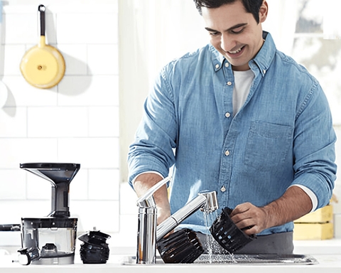 Cách vệ sinh máy ép để tránh hư hỏng linh kiện?