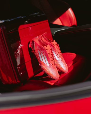 Soccer.com đã kết hợp với Adidas tung ra siêu phẩm F50