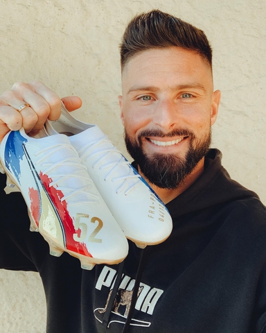 PUMA TÔN VINH OLIVIER GIROUD VỚI PHIÊN BẢN ĐẶC BIỆT CỦA PUMA ULTRA