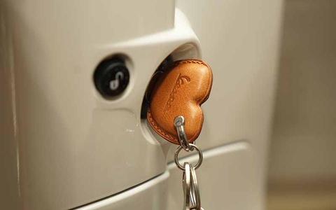 Bao da chìa khóa xe máy Vespa - Dòng da Vachetta