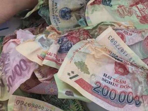 Bạn nằm mơ thấy tiền bị cháy, đây liệu có phải điềm báo?