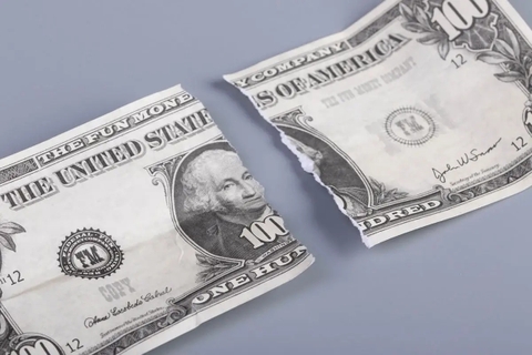 Mơ Thấy Tiền Rách Và Tiết Lộ Con Số May Mắn Liên Quan